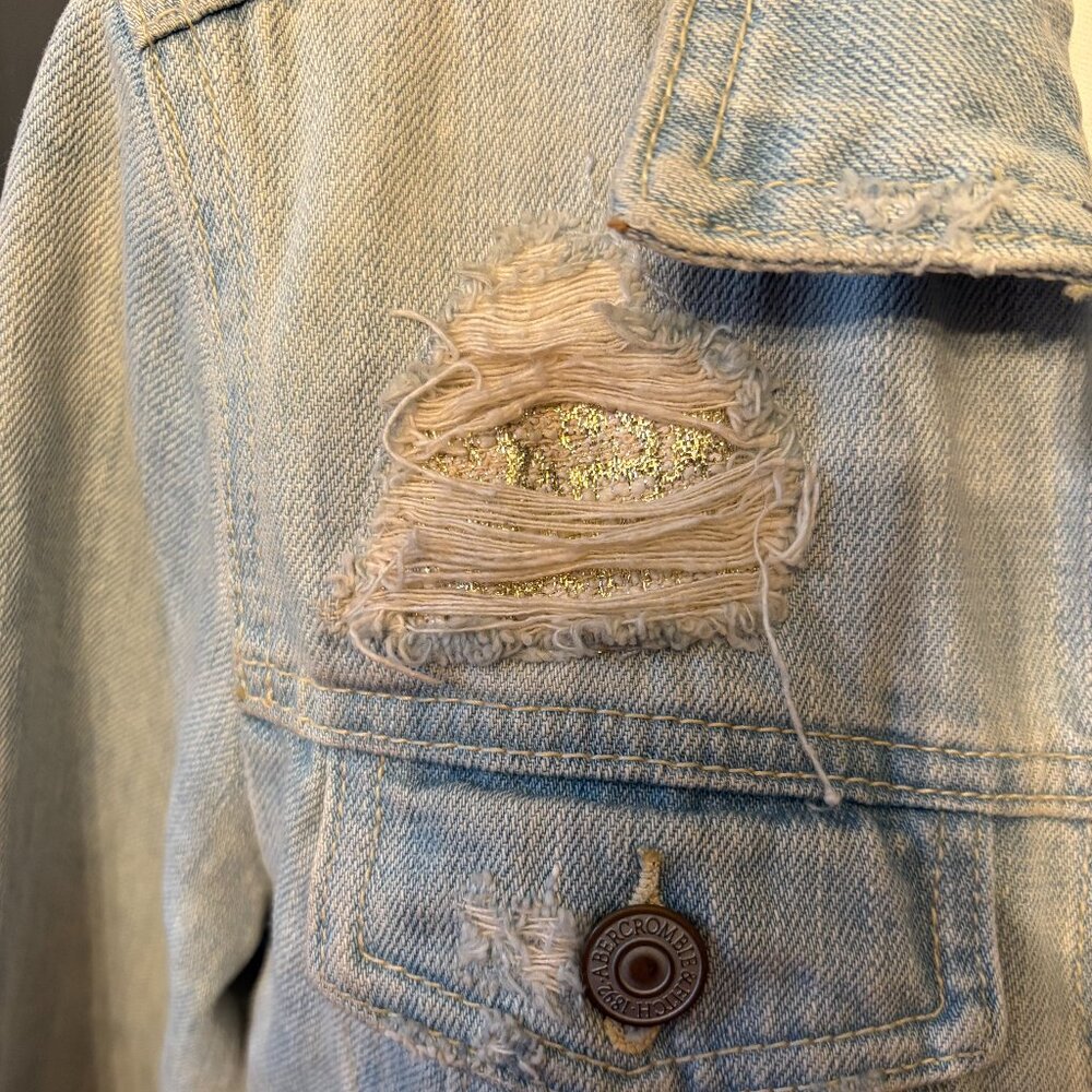 Abercrombie & Fitch Distressed Light Wash Jean Jacket  w Gold Sparkle Fabric  L